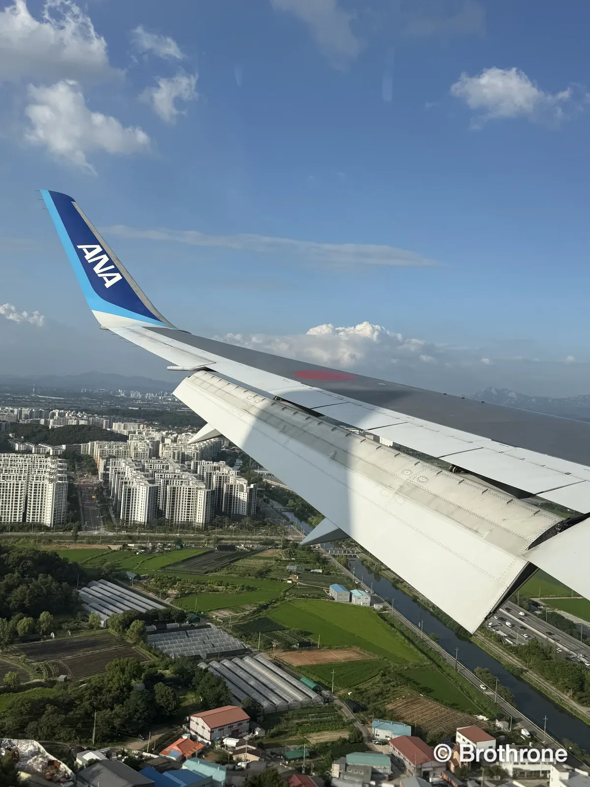Approaching the runway at Seoul Gimpo International Airport