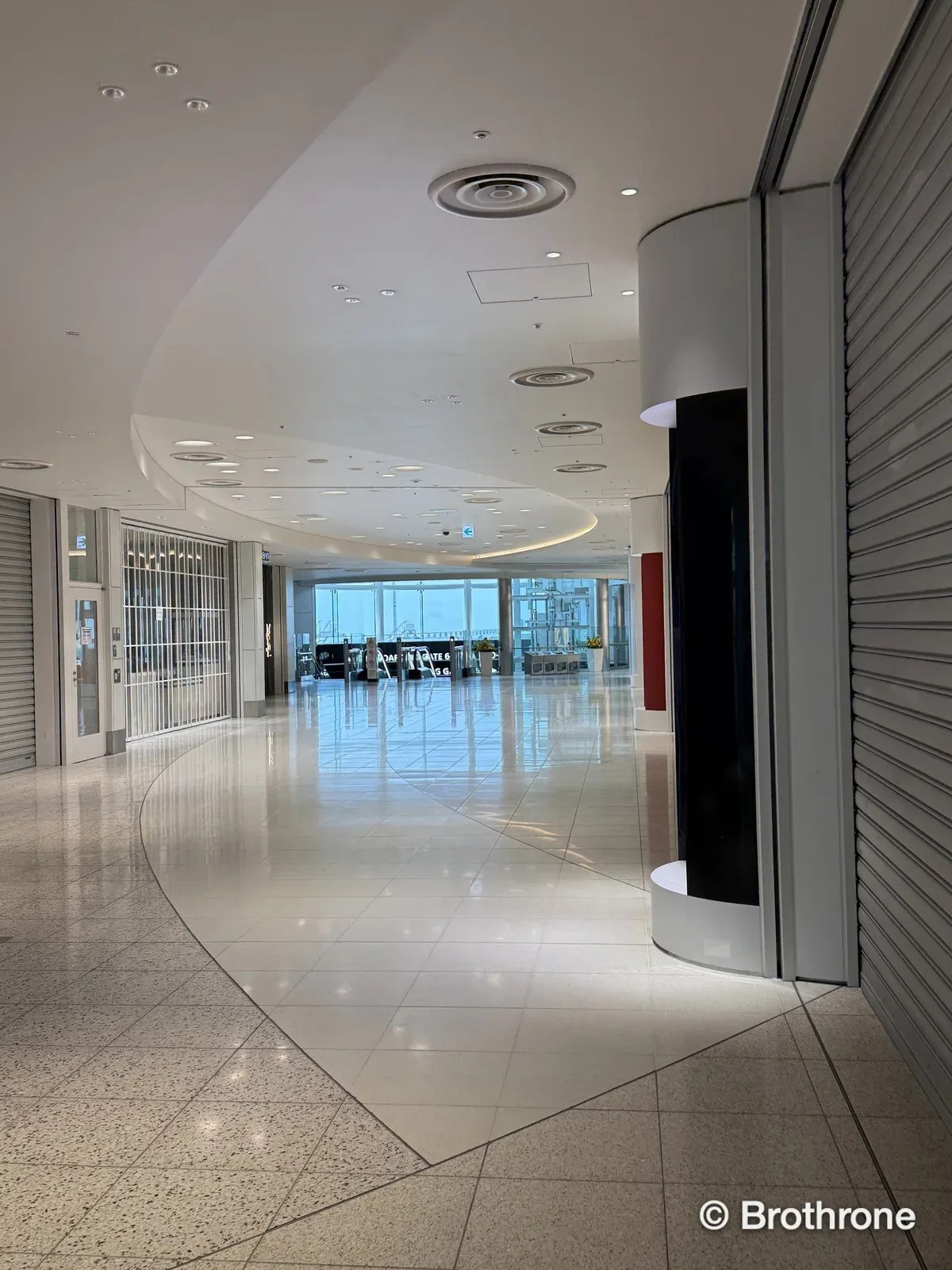 Duty-free shops in Haneda Terminal 2