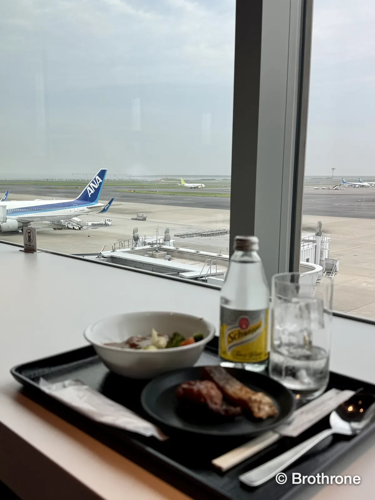 Light lunch enjoyed at the Power Lounge