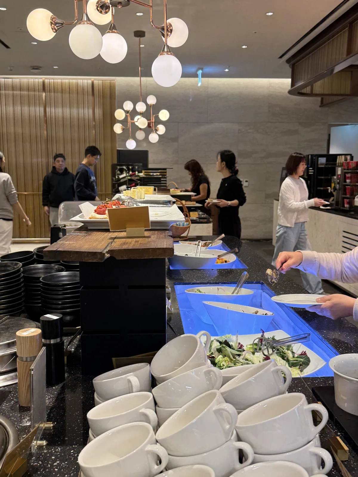 Korean Air KE411 boarding gate at Incheon T2