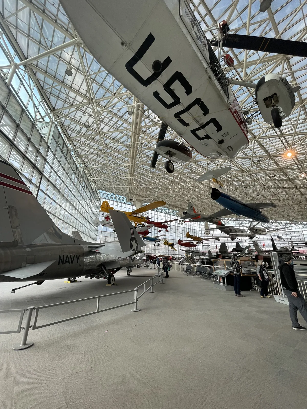 Suspended N522 aircraft