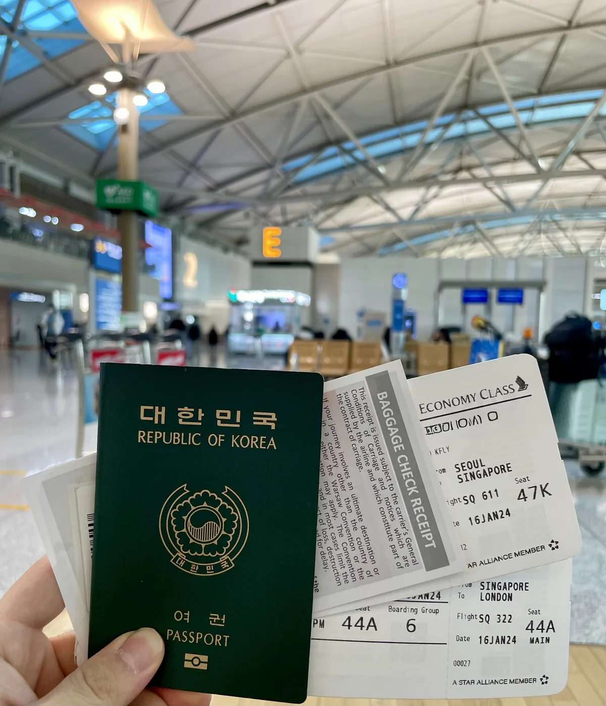 Singapore Airlines boarding pass for Singapore to London SQ322 leg