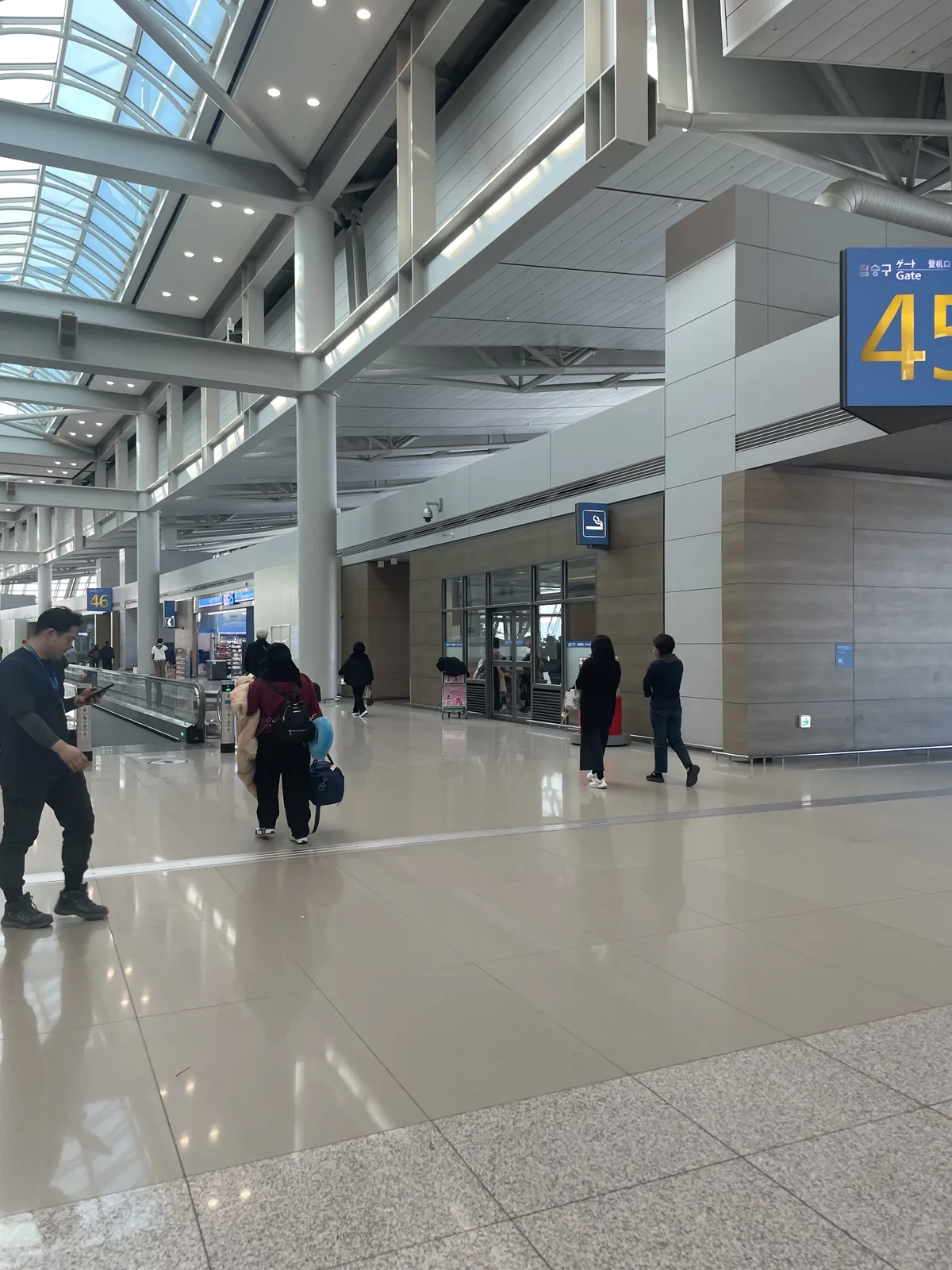 Incheon Airport duty-free zone and gate area