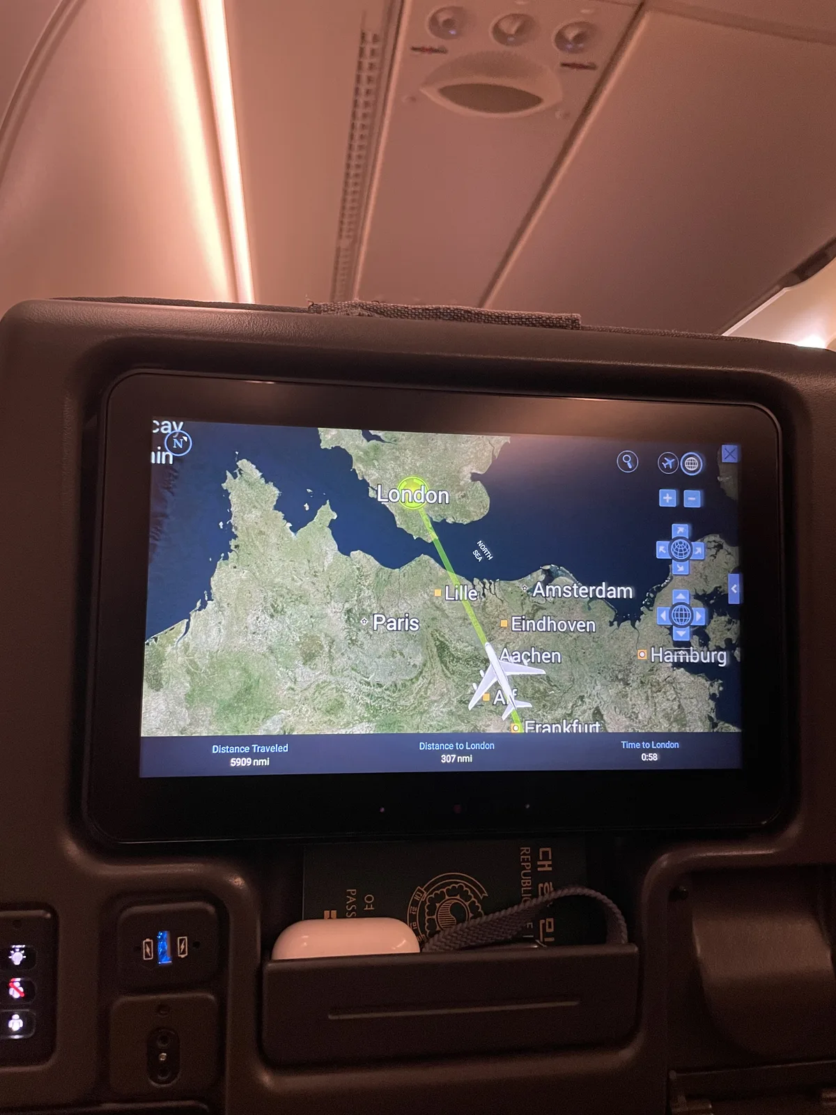 Singapore Airlines A380 in-flight route map showing flight over French airspace near London