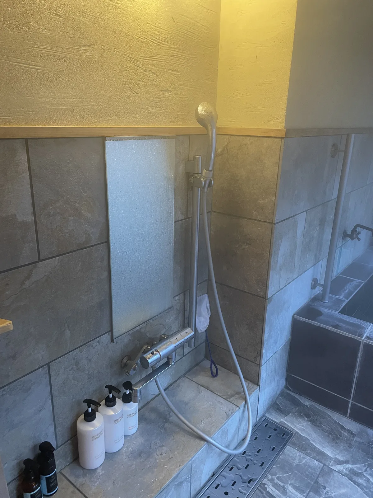 Ikkouten villa private outdoor bath and shower room