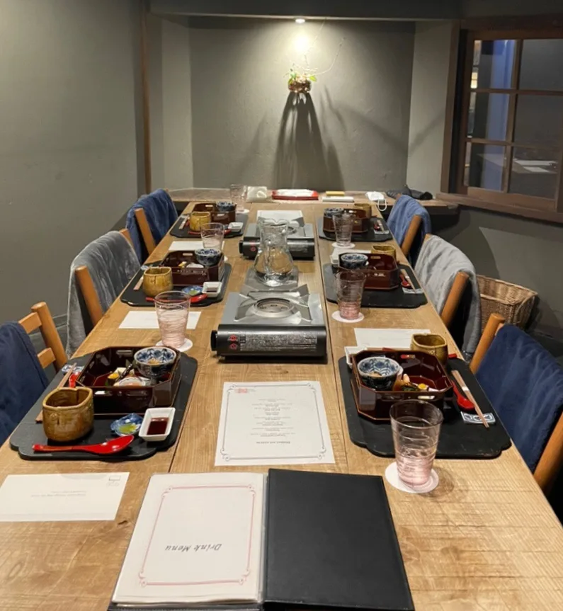 Blankets laid out in kaiseki dining room at Ikkouten for guest comfort