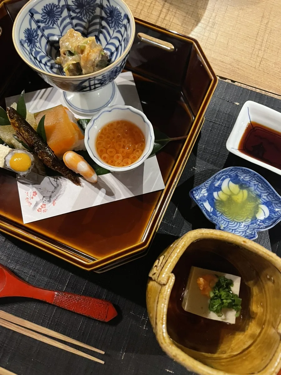 Kaiseki starter course with sesame tofu and salmon roe at Ikkouten