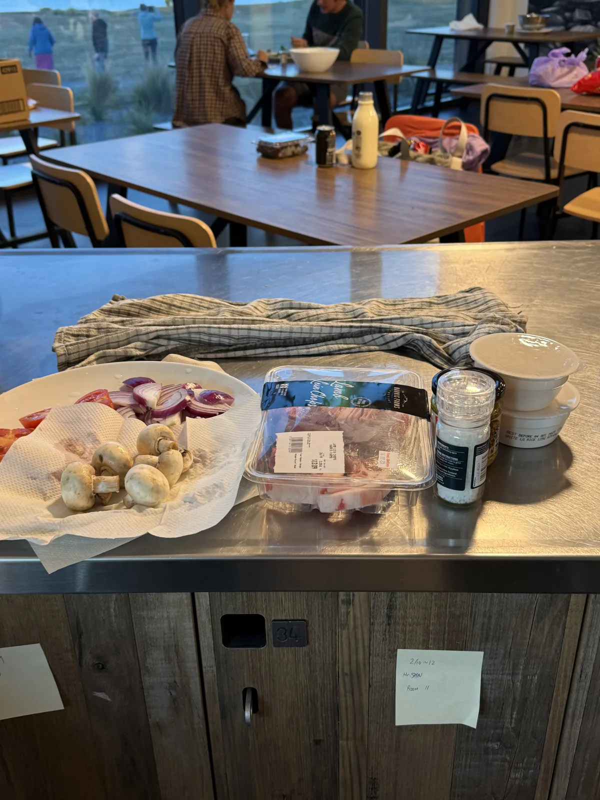 직접 구운 양고기 스테이크