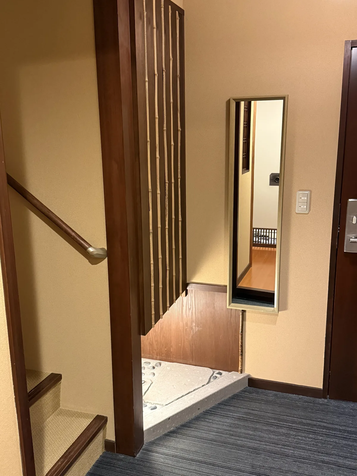 Korakuen ryokan interior staircase and upper level