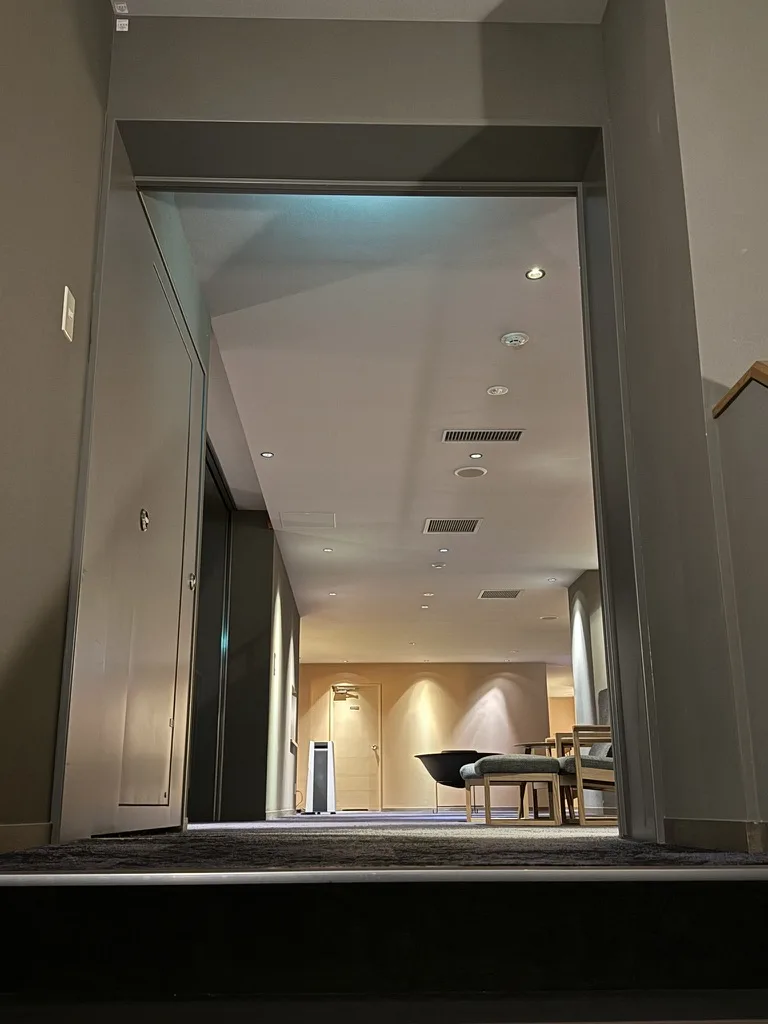 Staircase entrance leading up to the Kuriya Suizan second-floor lounge