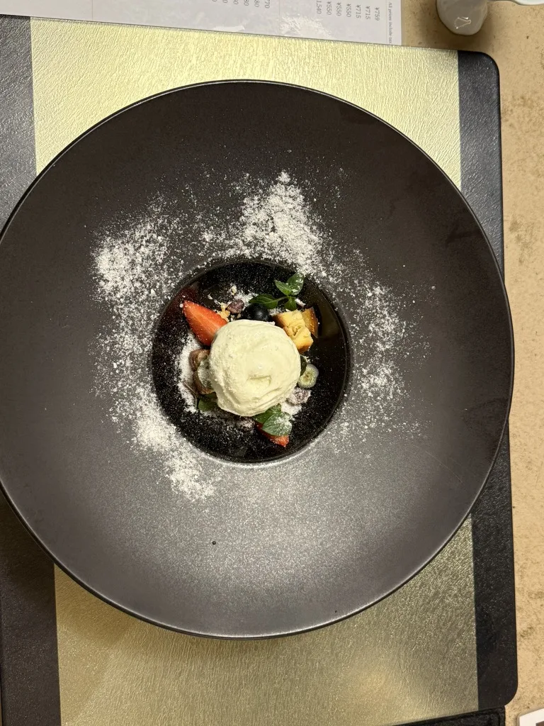 Kuriya Suizan kaiseki dinner Snowy Mountain dessert with ice cream and fruit