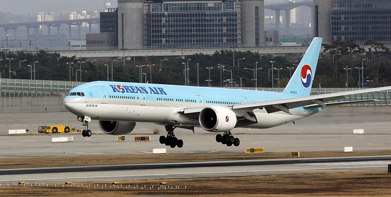 Korean Air 777-300ER at Incheon, 2012.