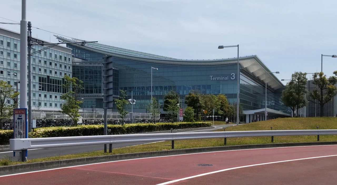 도쿄 하네다국제공항 제3터미널(국제선 터미널) 외관 전경