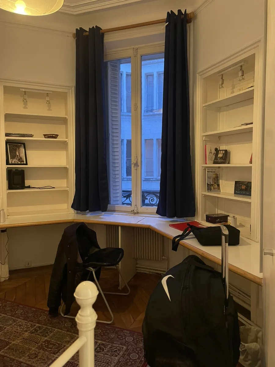 파리 에어비앤비 객실 전경