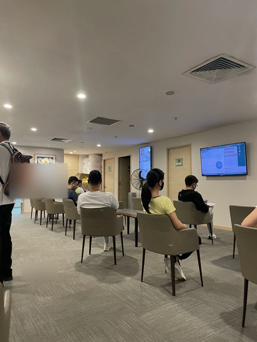 창이공항 래플스 메디컬 클리닉 대기실 풍경