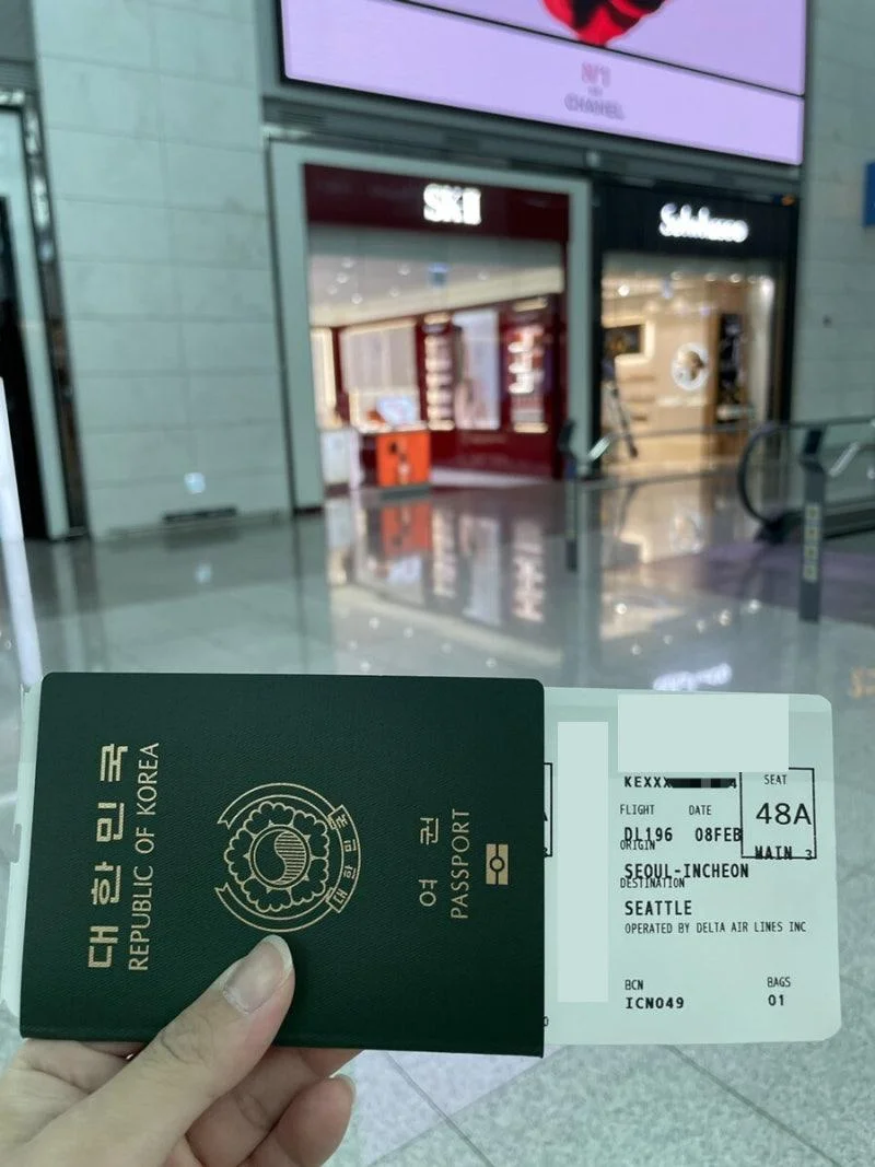 탑승권과 구여권 여권샷