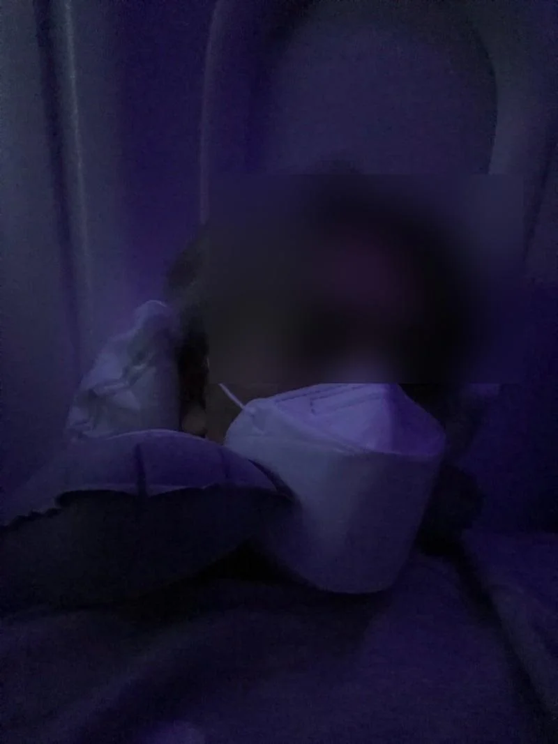 기내 눕코노미 인증 셀카