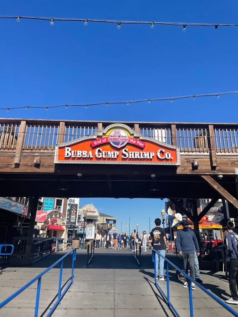 영화 포레스트 검프 테마의 유명한 새우 요리 전문점 부바 검프(Bubba Gump)