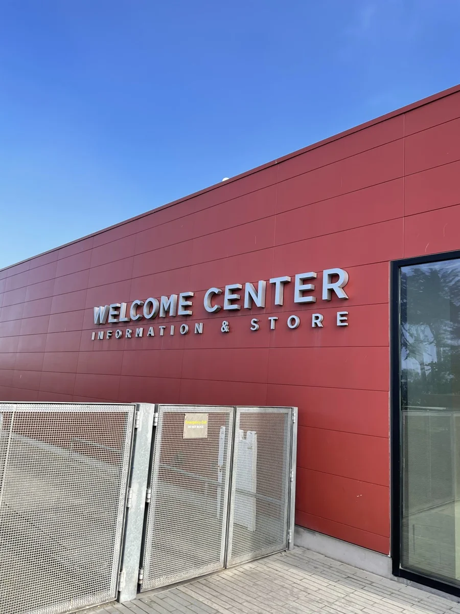 금문교 웰컴 센터(Welcome Center) 건물 전경